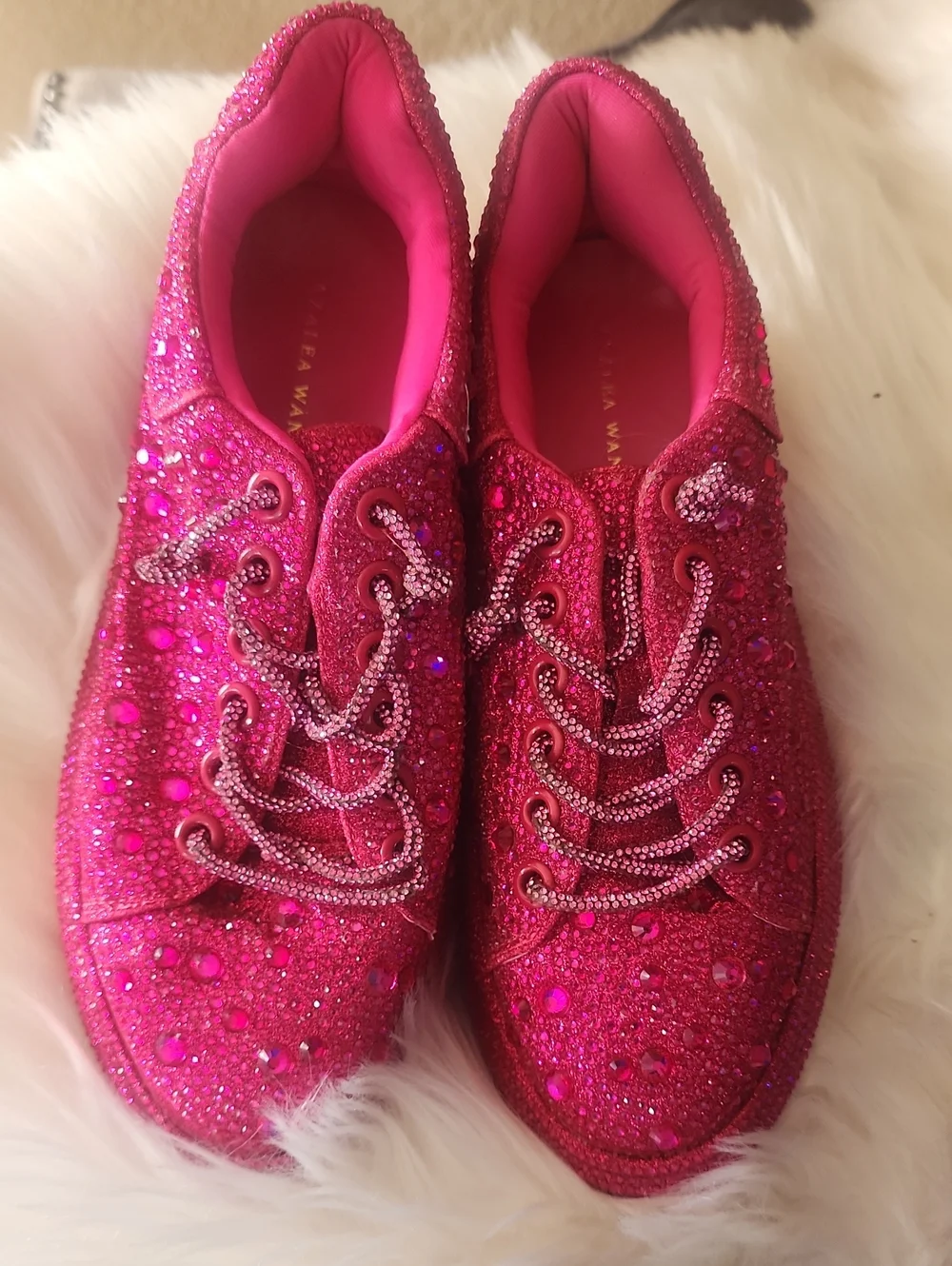 ♥️BRAND NEW AZALEA WANG Sparkling Fuchsia Platform Sneakers!!!